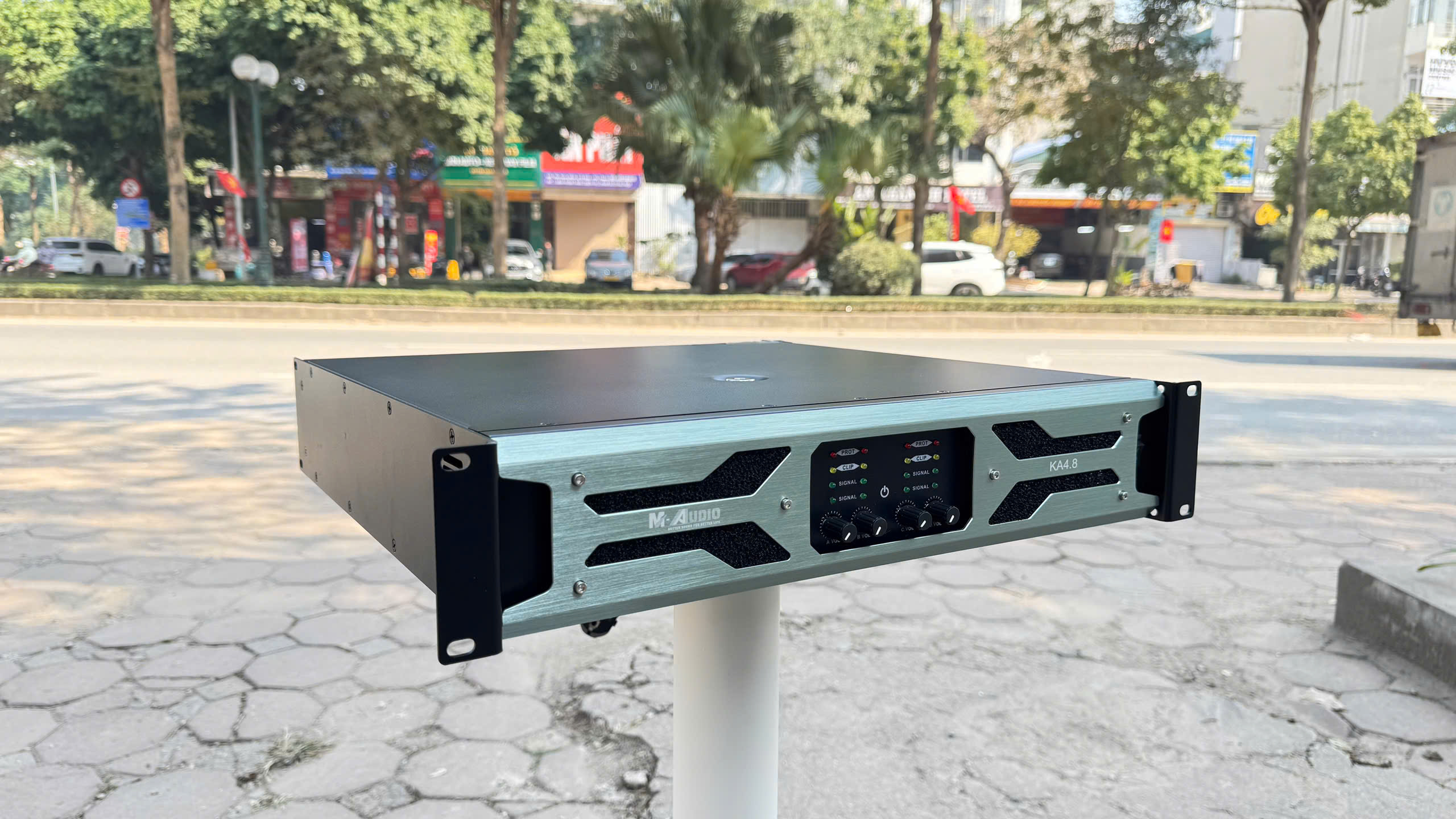 cục đẩy công suất M-Audio KA4.8